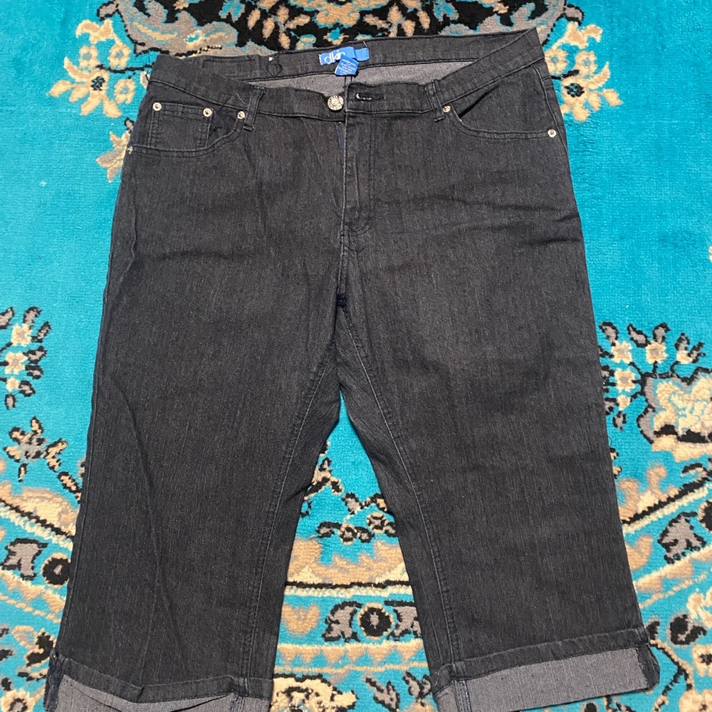 Women's Black Cropped Jeans